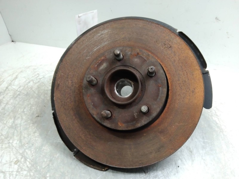 Recambio de mangueta delantera derecha para volvo c30 2.0 diesel cat referencia OEM IAM   