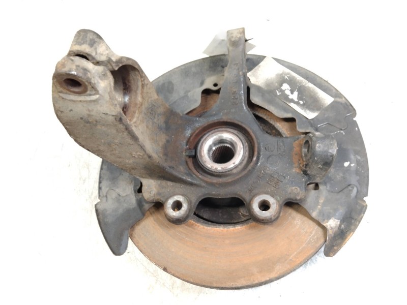 Recambio de mangueta delantera derecha para volvo c30 2.0 diesel cat referencia OEM IAM   