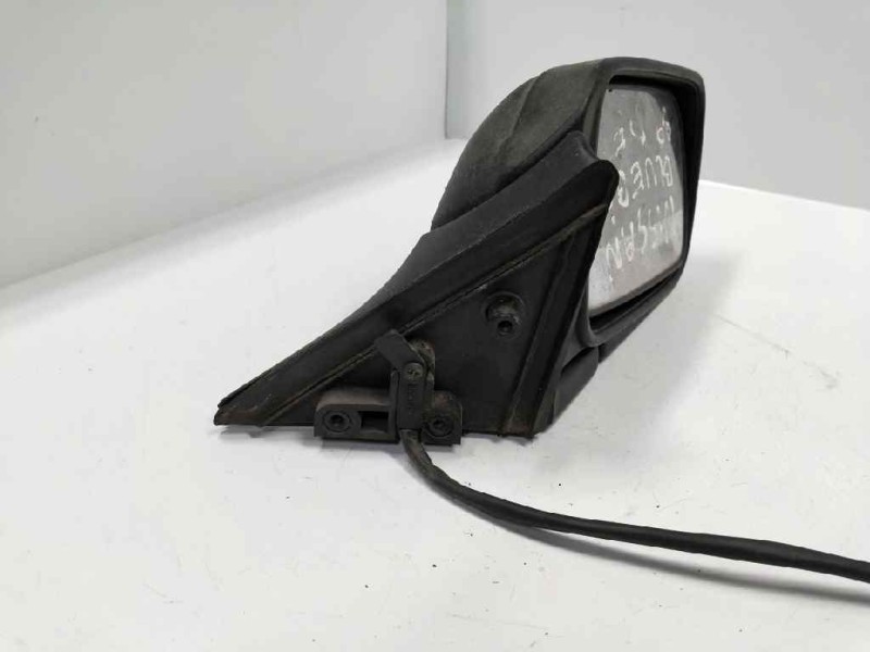 Recambio de retrovisor derecho para nissan bluebird berlina (t12/72) referencia OEM IAM   ELECTRICO