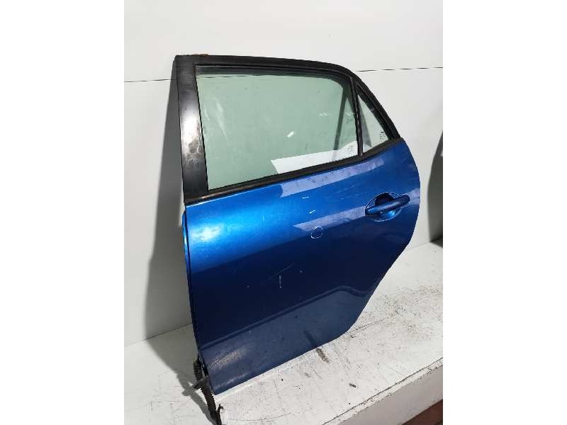 Recambio de puerta trasera izquierda para toyota auris active referencia OEM IAM   