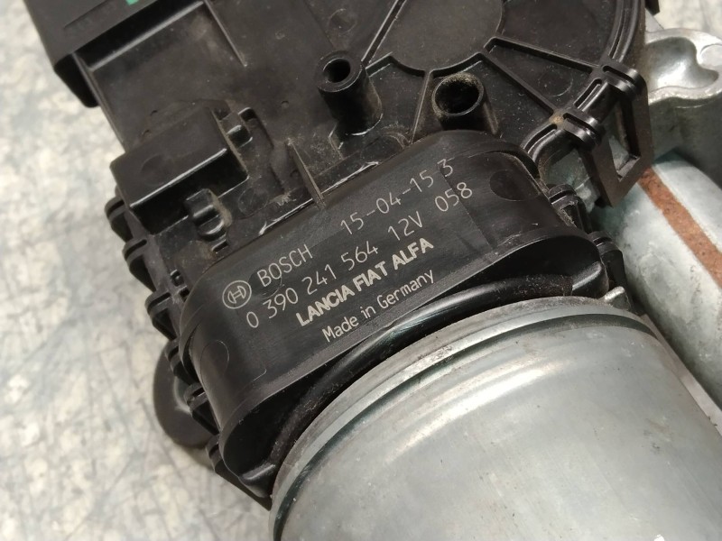 Recambio de motor limpia delantero para opel combo d expression l1h1 referencia OEM IAM 0390241564 3397021190 51810592