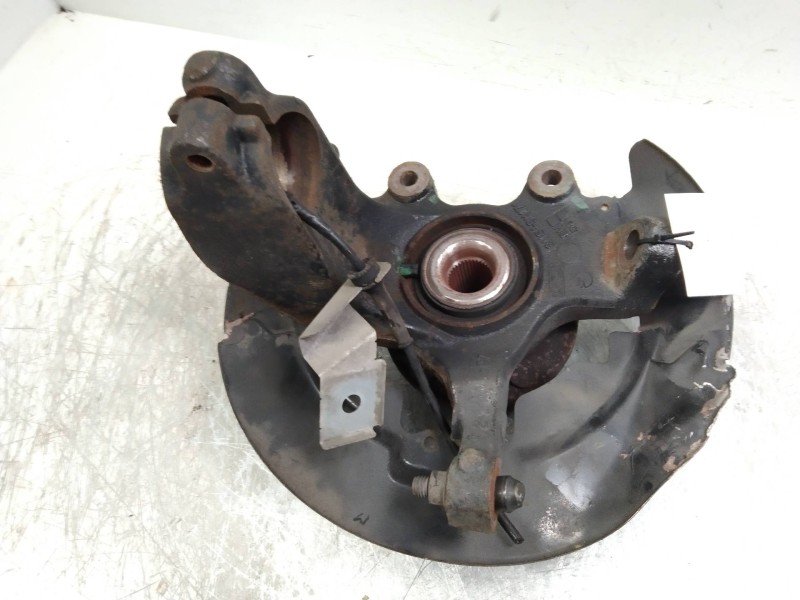 Recambio de mangueta delantera izquierda para volvo c30 1.6 diesel cat referencia OEM IAM   