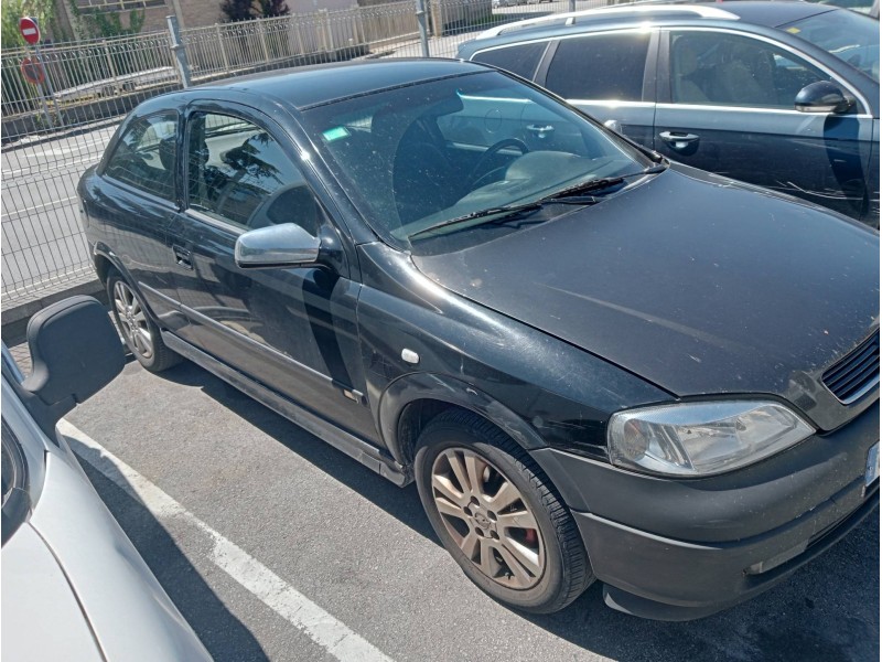 opel astra g berlina del año 2000
