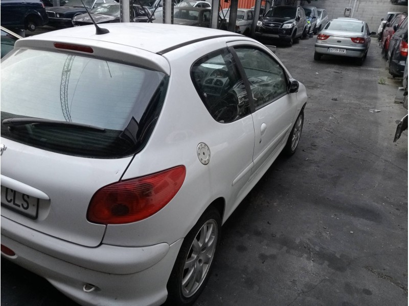 peugeot 206 berlina del año 2003