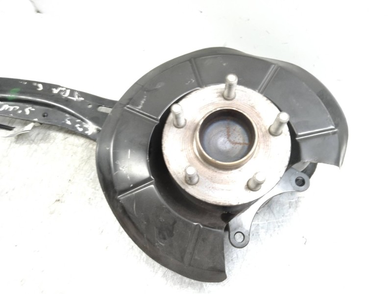 Recambio de mangueta trasera derecha para volvo c30 2.5 20v turbo cat referencia OEM IAM   