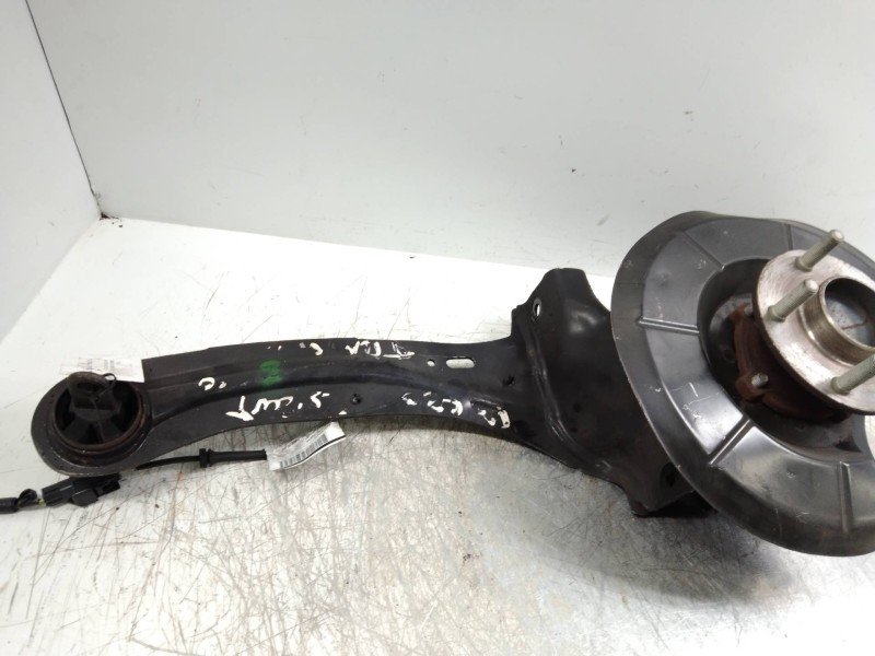 Recambio de mangueta trasera derecha para volvo c30 2.5 20v turbo cat referencia OEM IAM   