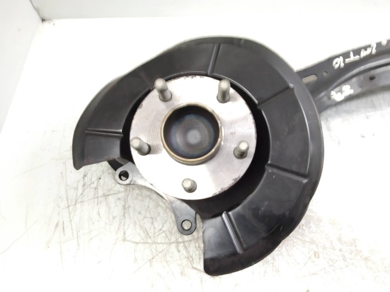 Recambio de mangueta trasera izquierda para volvo c30 2.5 20v turbo cat referencia OEM IAM   