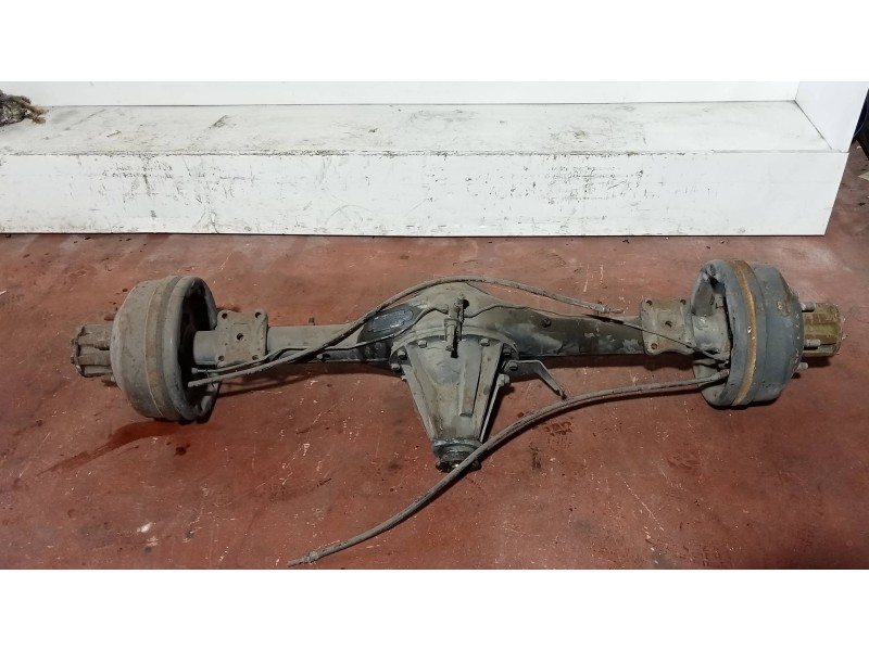 Recambio de puente trasero para nissan l - 45.085 pr / 2800 / 4.5 / 63 kw cabina individual referencia OEM IAM 6301100701 RUEDA 