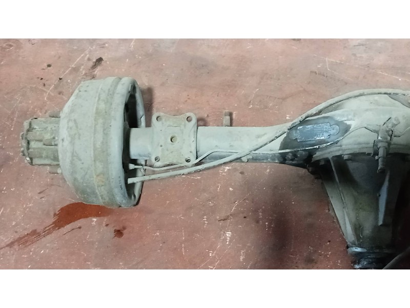 Recambio de puente trasero para nissan l - 45.085 pr / 2800 / 4.5 / 63 kw cabina individual referencia OEM IAM 6301100701 RUEDA 