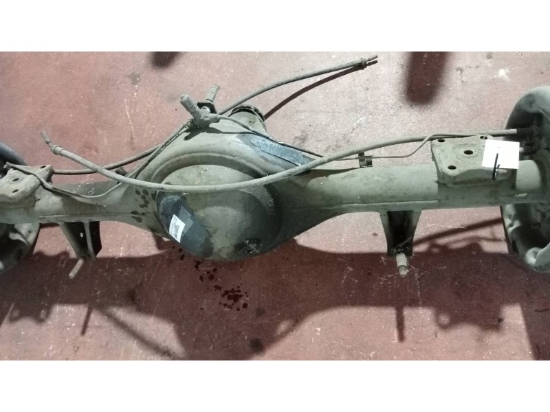 Recambio de puente trasero para nissan l - 45.085 pr / 2800 / 4.5 / 63 kw cabina individual referencia OEM IAM 6301100701 RUEDA 