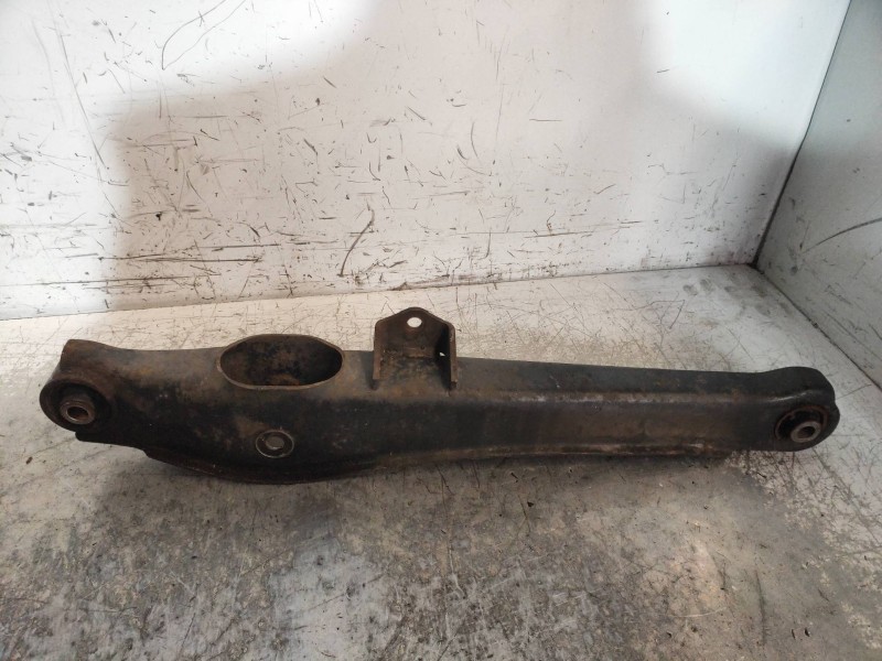 Recambio de brazo suspension inferior trasero izquierdo para dodge caliber s referencia OEM IAM   