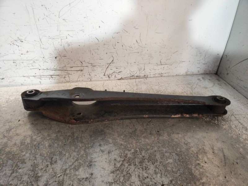Recambio de brazo suspension inferior trasero izquierdo para dodge caliber s referencia OEM IAM   