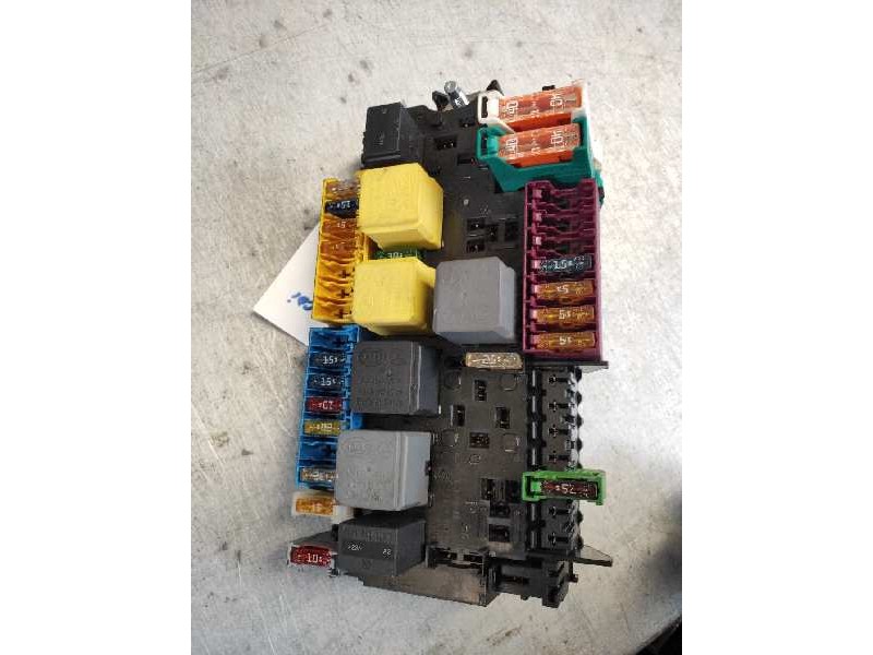 Recambio de caja reles / fusibles para mercedes clase b (w246) b 180 cdi be (246.200) referencia OEM IAM A2469067100  
