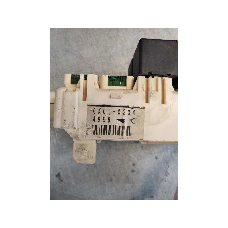 Recambio de caja reles / fusibles para mitsubishi montero (v60/v70) 3.2 di-d glx (5-ptas.) referencia OEM IAM 0K0102344966C  