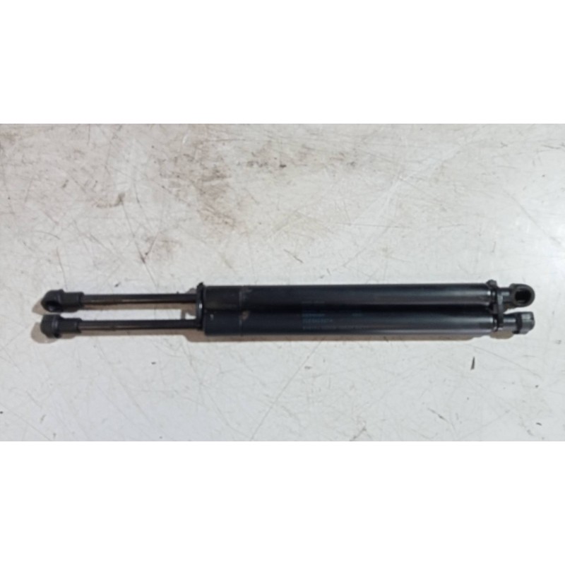 Recambio de amortiguadores maletero / porton para volkswagen touareg (7l6) tdi r5 referencia OEM IAM 7L6845587A  CRISTAL