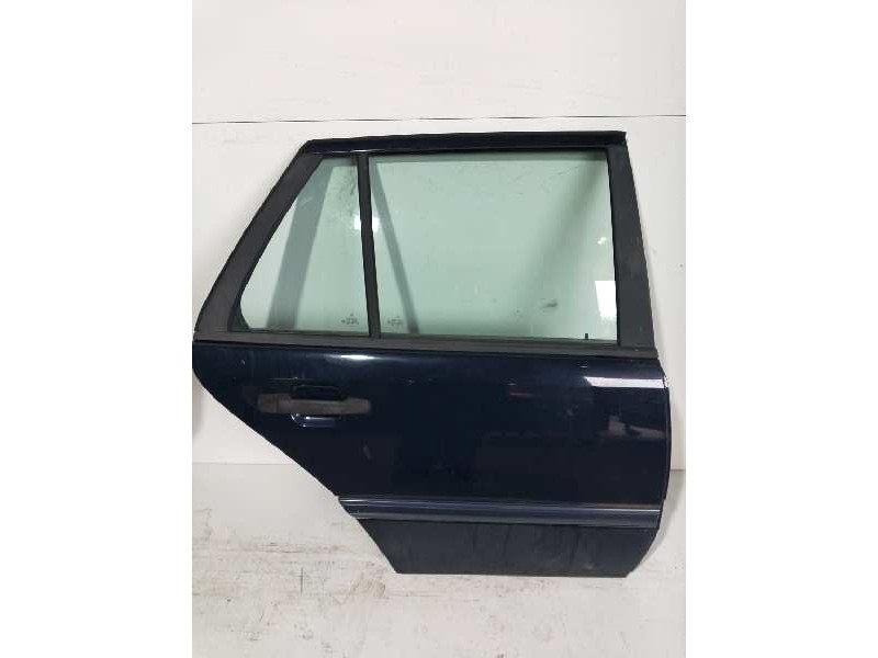 Recambio de puerta trasera derecha para mercedes clase c (w202) familiar 200 t cdi (202.194) referencia OEM IAM   