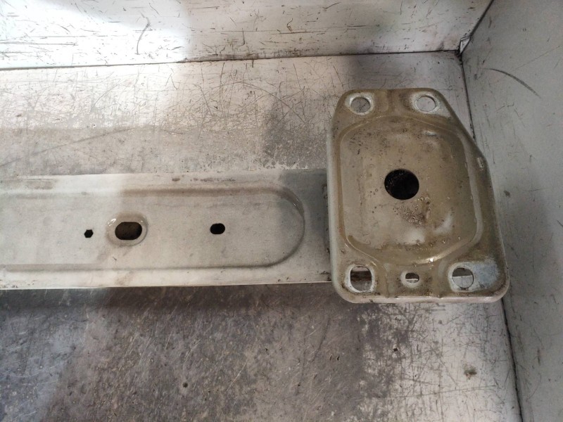 Recambio de refuerzo paragolpes delantero para fiat fiorino básico referencia OEM IAM   