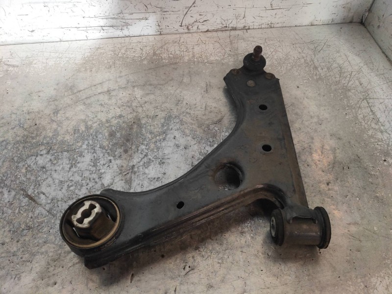 Recambio de brazo suspension inferior delantero izquierdo para fiat fiorino básico referencia OEM IAM   