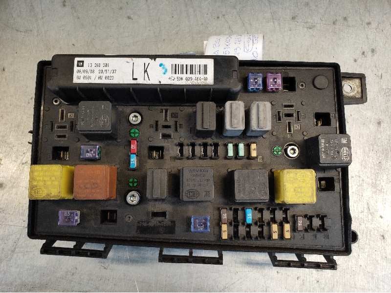 Recambio de caja reles / fusibles para opel astra h berlina 1.4 16v referencia OEM IAM 5DK00946440 12685301 