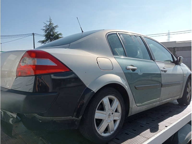 renault megane ii classic berlina del año 2004