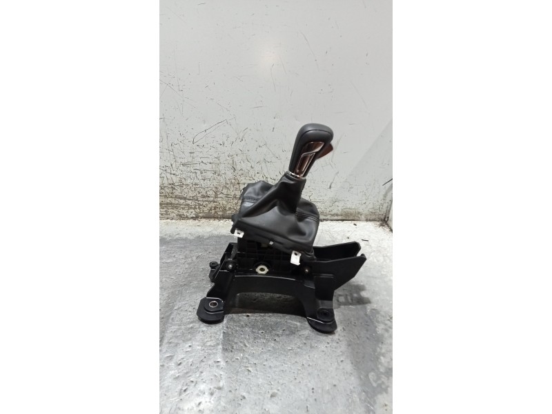 Recambio de palanca cambio para mazda cx-30 selection 2wd referencia OEM IAM   DFR798290834
