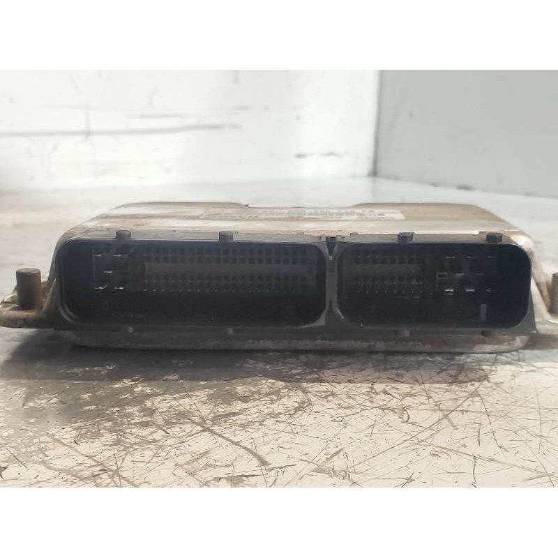 Recambio de centralita motor uce para volkswagen bora berlina (1j2) highline referencia OEM IAM 0281010651 038906012FB 28SA5014 