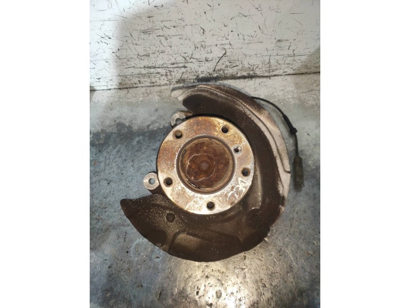 Recambio de mangueta delantera derecha para bmw serie 1 berlina (e81/e87) 116d referencia OEM IAM 3121676444403  