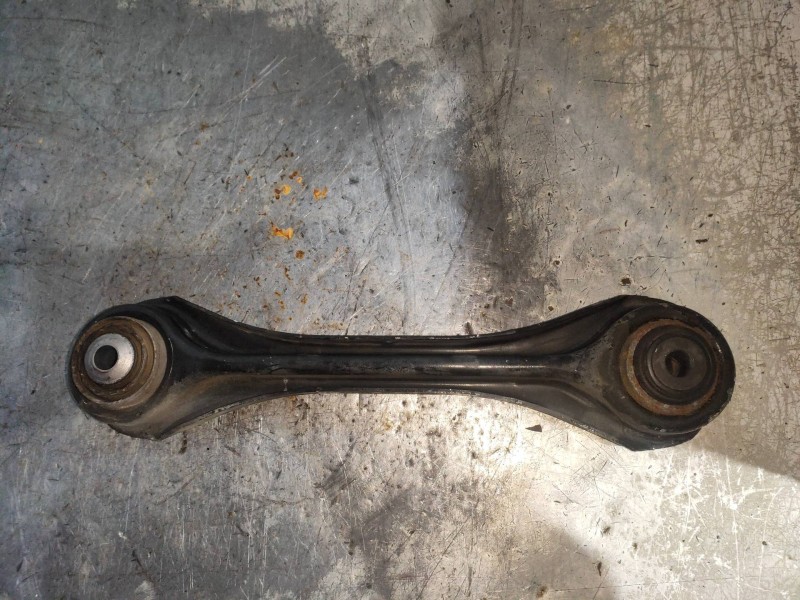 Recambio de brazo suspension superior trasero derecho para bmw serie 1 berlina (e81/e87) 116d referencia OEM IAM 33326777980  