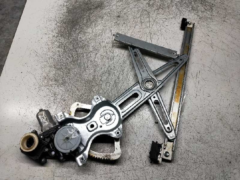 Recambio de elevalunas delantero derecho para toyota auris active referencia OEM IAM 8570102010 AV2621004350 961920100