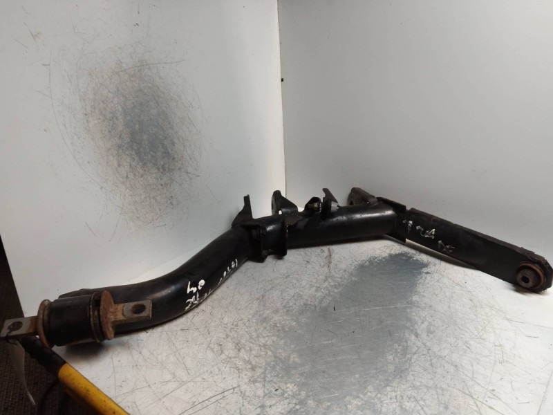 Recambio de brazo suspension inferior trasero derecho para honda civic berlina 3 (ep1/2) 1.6 vtec cat (d 16 v 1) referencia OEM 
