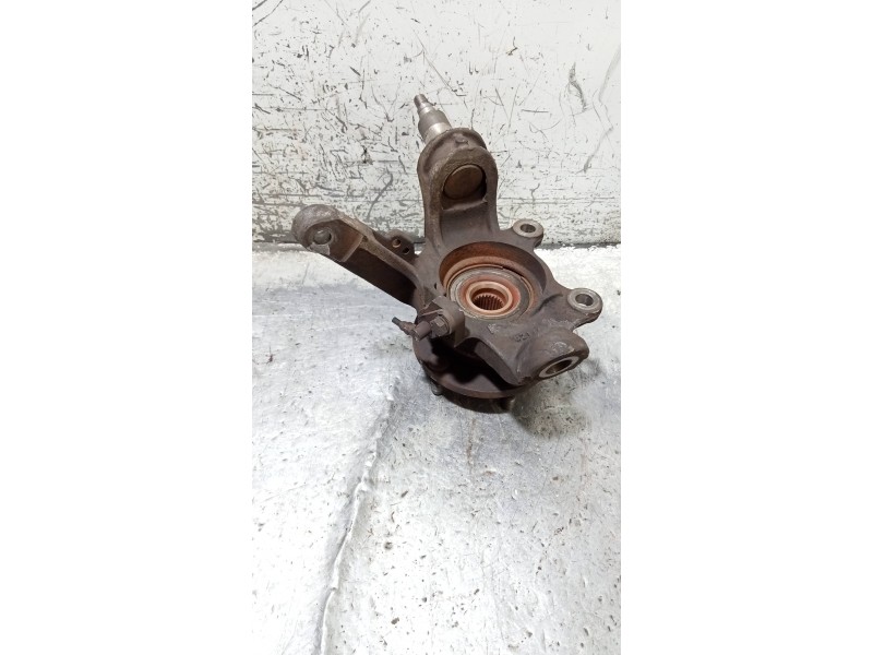 Recambio de mangueta delantera izquierda para nissan primera berlina (p12) acenta referencia OEM IAM   