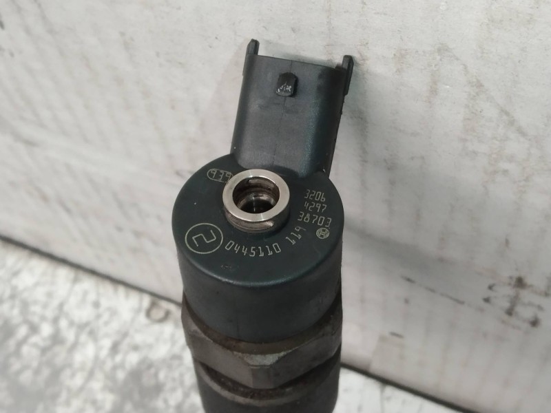 Recambio de inyector para fiat stilo (192) 1.9 jtd 115 referencia OEM IAM 0445110119  BOSCH