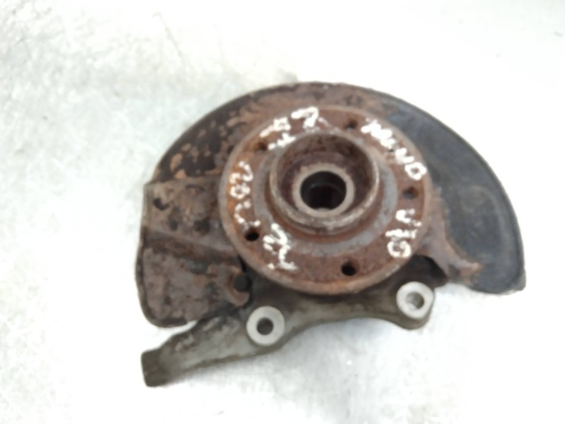 Recambio de mangueta delantera derecha para volvo v70 familiar 2.4 turbo cat referencia OEM IAM   