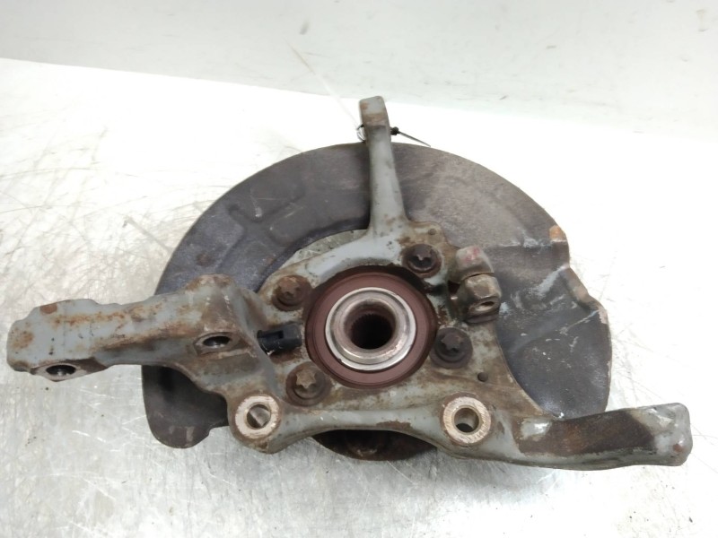 Recambio de mangueta delantera derecha para volvo v70 familiar 2.4 turbo cat referencia OEM IAM   