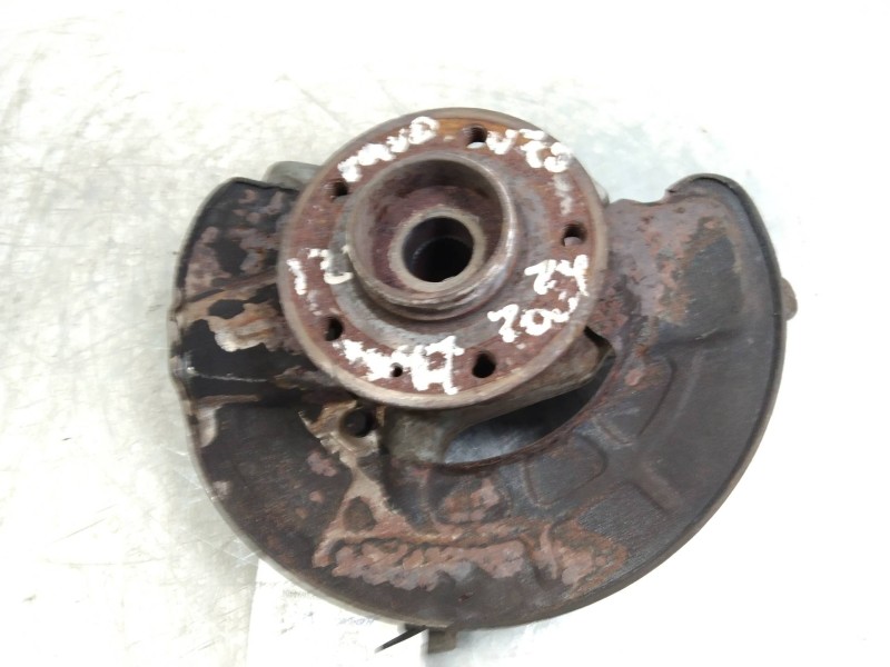 Recambio de mangueta delantera izquierda para volvo v70 familiar 2.4 turbo cat referencia OEM IAM   