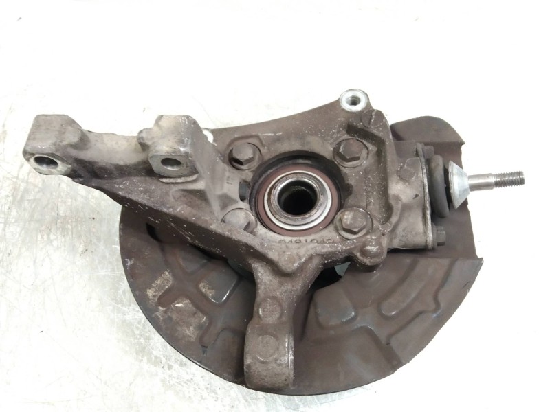 Recambio de mangueta delantera izquierda para volvo v70 familiar 2.4 20v turbo cat referencia OEM IAM   