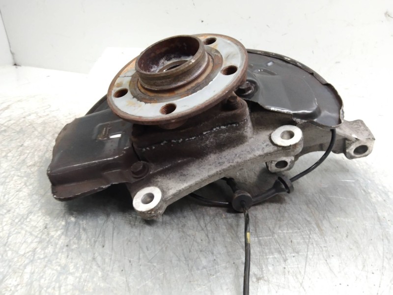 Recambio de mangueta delantera derecha para volvo xc70 2.4 diesel cat referencia OEM IAM   
