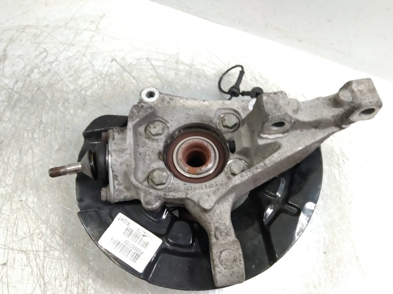 Recambio de mangueta delantera derecha para volvo xc70 2.4 diesel cat referencia OEM IAM   