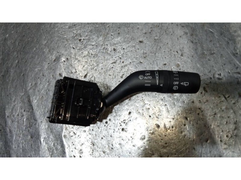 Recambio de mando limpia para mazda cx-30 selection 2wd referencia OEM IAM BDENA1F  