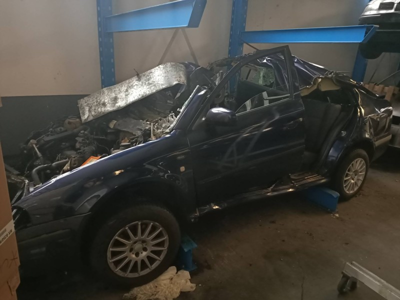 skoda octavia berlina (1u2) del año 2001