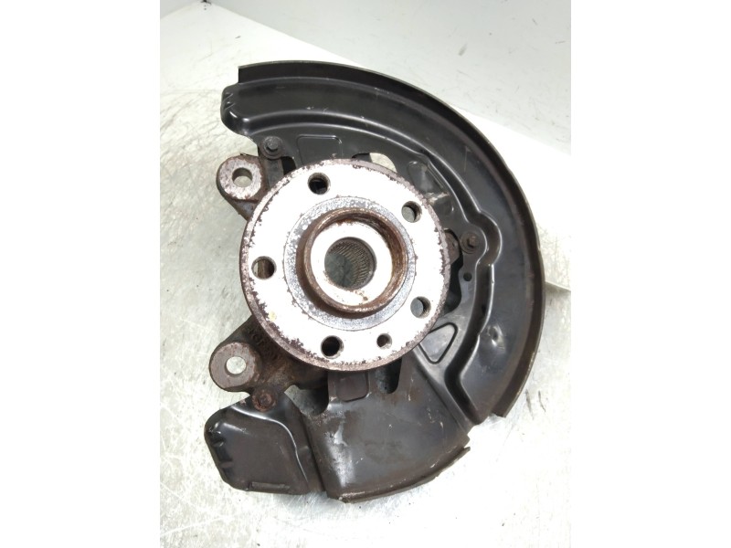 Recambio de mangueta delantera derecha para volvo xc70 referencia OEM IAM   