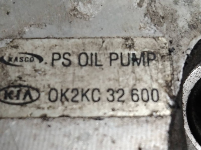 Recambio de bomba direccion para kia carens 2.0 crdi ex monovolumen referencia OEM IAM OK2KC32600  