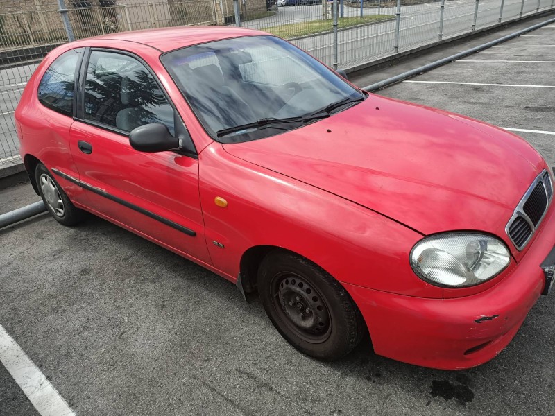 daewoo lanos del año 2000