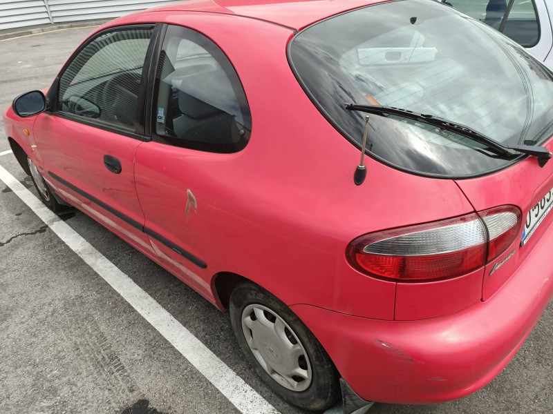 daewoo lanos del año 2000