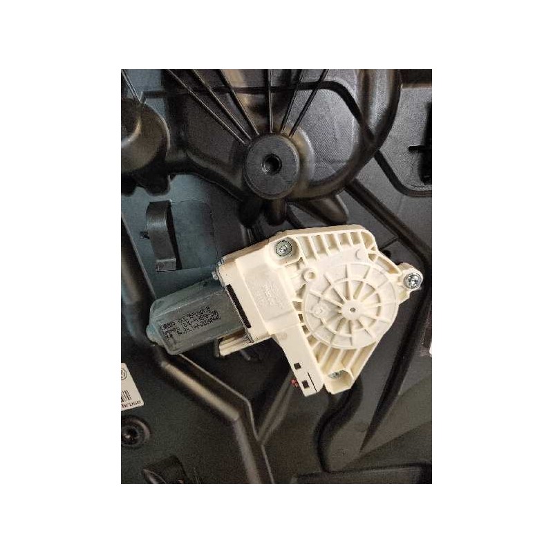 Recambio de elevalunas delantero izquierdo para volkswagen touareg (7p6) 3.0 v6 tdi dpf referencia OEM IAM 7P6837755D 7P6837461B