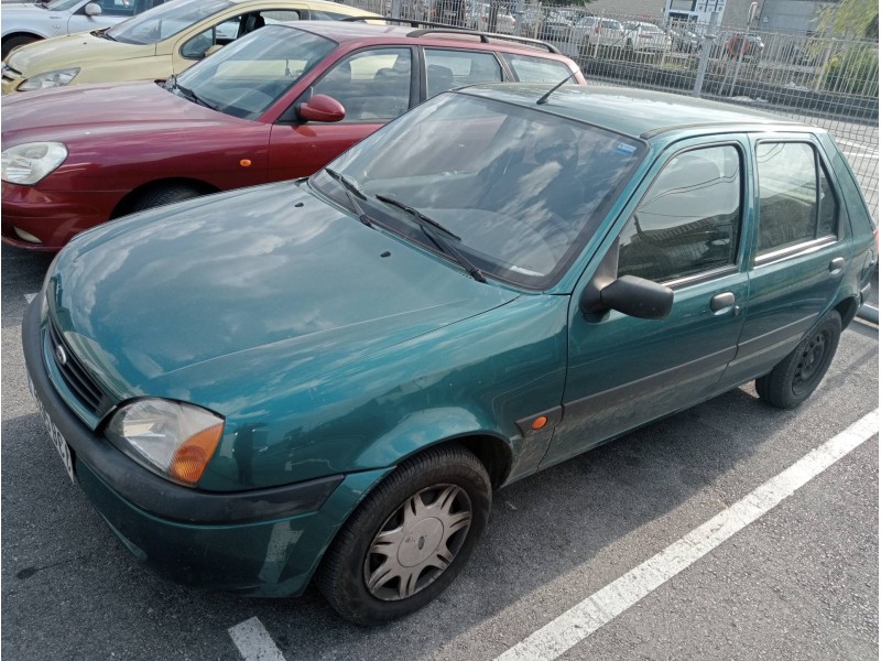 ford fiesta berlina (dx) del año 2000