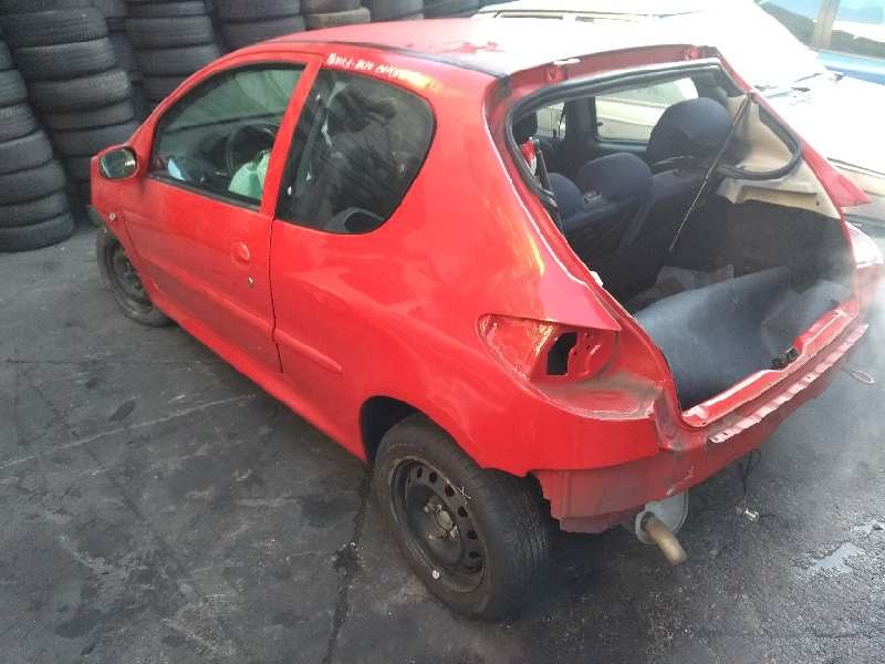 peugeot 206 berlina del año 2001