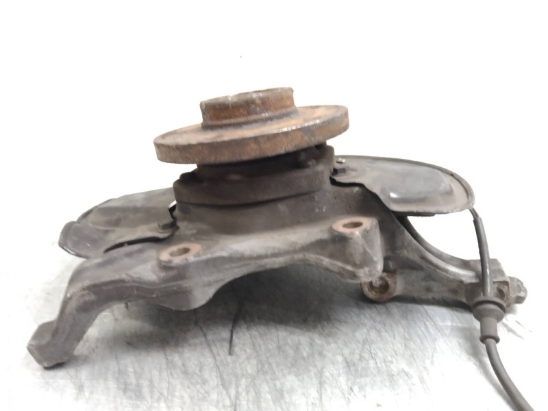 Recambio de mangueta delantera derecha para volvo xc70 d5 tracción total referencia OEM IAM   