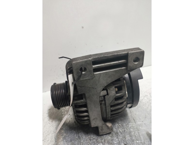 Recambio de alternador para volvo v70 familiar d5 kinetic (136kw) referencia OEM IAM 0124515019  