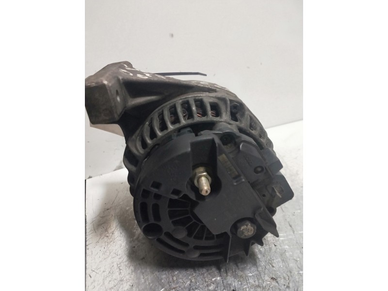 Recambio de alternador para volvo v70 familiar d5 kinetic (136kw) referencia OEM IAM 0124515019  